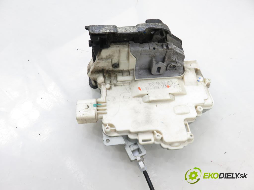 AUDI A4 (8K2, B8) SEDAN 2008 176,00 3.0 TDI quattro - CCWA 2967,00 zámok 8J1837016A