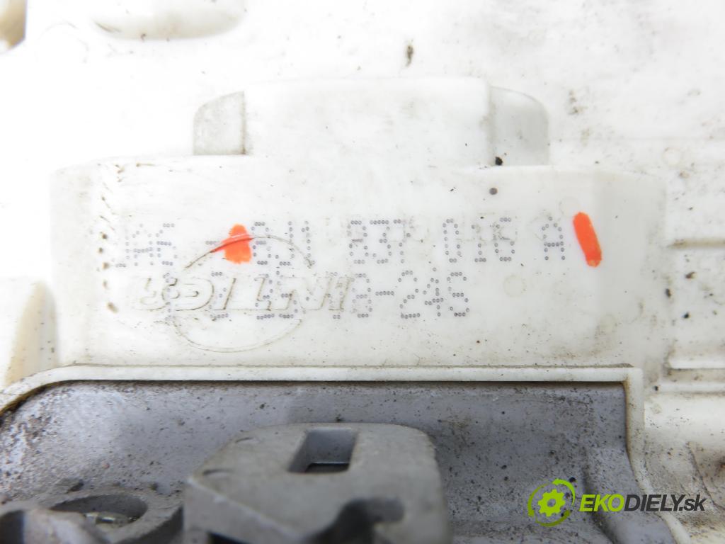 AUDI A4 (8K2, B8) SEDAN 2008 176,00 3.0 TDI quattro - CCWA 2967,00 zámok 8J1837016A