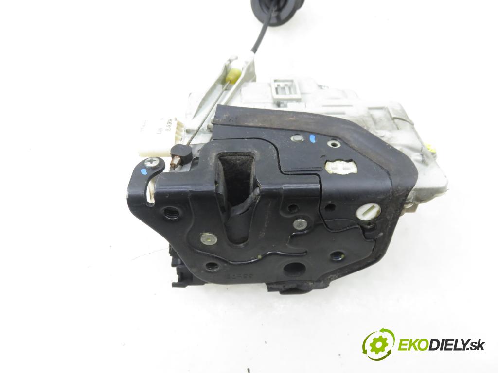 AUDI A4 (8K2, B8) SEDAN 2008 176,00 3.0 TDI quattro - CCWA 2967,00 zámok 8J1837016A