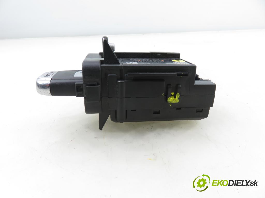 AUDI A4 (8K2, B8) SEDAN 2008 176,00 3.0 TDI quattro - CCWA 2967,00 spinačka 8K0909131C (Spínacia skrinka)