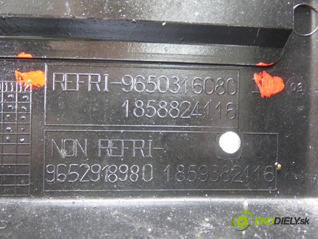 PEUGEOT 308 SW KOMBI 2008 88,00 1.6 16V - 5FW (EP6) 1598,00 držák přední část 9650316080 ; 9652918980