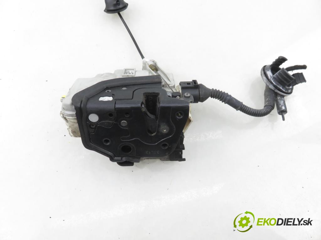 AUDI A4 (8K2, B8) SEDAN 2008 176,00 3.0 TDI quattro - CCWA 2967,00 zámok 8J1837015A