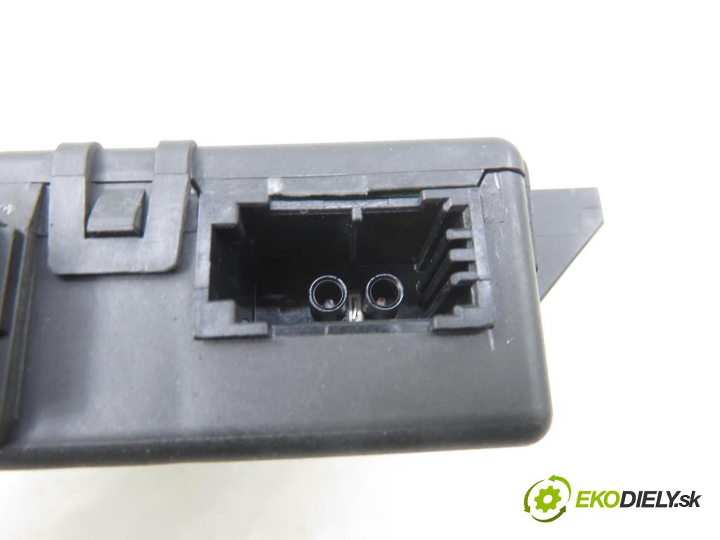 AUDI A4 (8K2, B8) SEDAN 2008 176,00 3.0 TDI quattro - CCWA 2967,00 řídící jednotka GATEWAY 8T0907468L