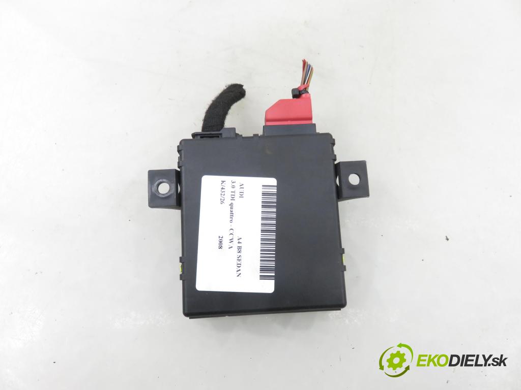 AUDI A4 (8K2, B8) SEDAN 2008 176,00 3.0 TDI quattro - CCWA 2967,00 řídící jednotka GATEWAY 8T0907468L