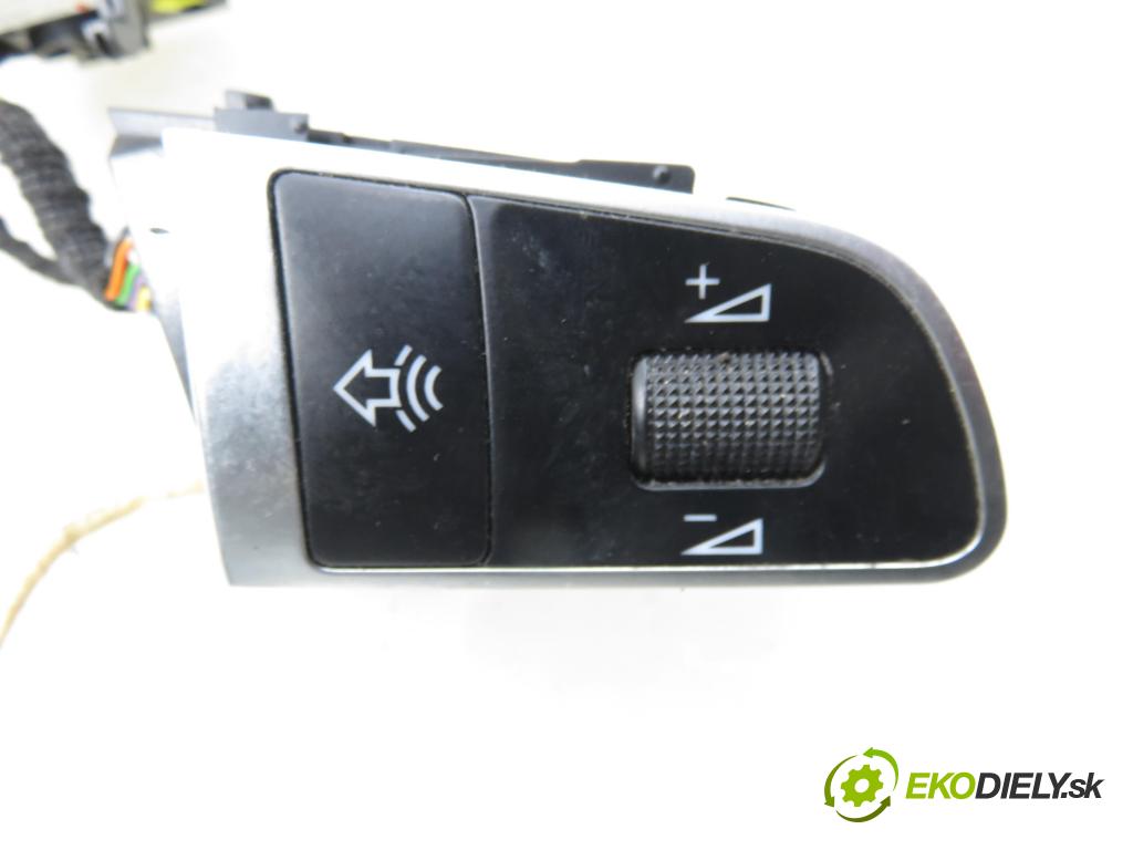 AUDI A4 (8K2, B8) SEDAN 2008 176,00 3.0 TDI quattro - CCWA 2967,00 ovladač rádia 4E0951527AF ; 4E0951527AG ; 4E0951527L