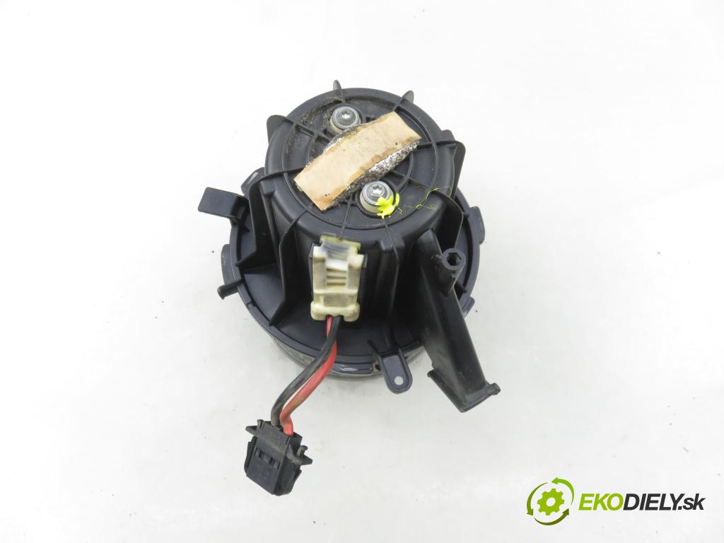 AUDI A4 (8K2, B8) SEDAN 2008 176,00 3.0 TDI quattro - CCWA 2967,00 ventilátor větráku 8K1820021 ; 8K0820521