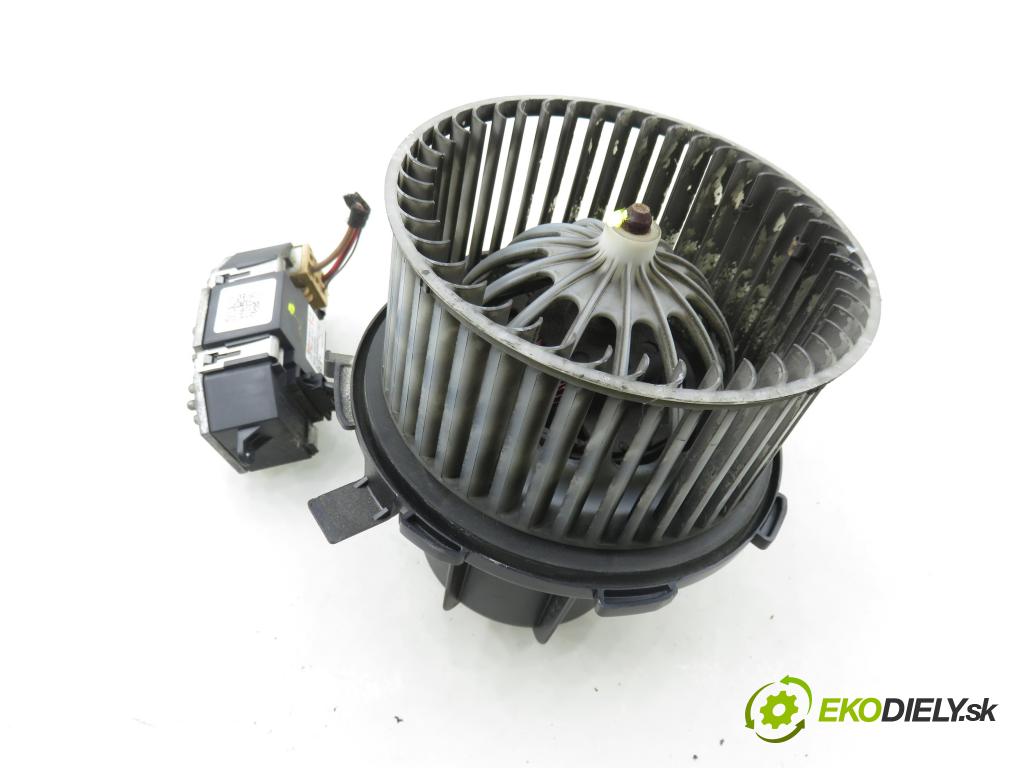AUDI A4 (8K2, B8) SEDAN 2008 176,00 3.0 TDI quattro - CCWA 2967,00 ventilátor větráku 8K1820021 ; 8K0820521