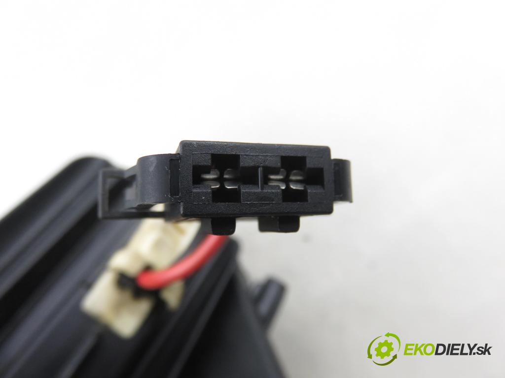 AUDI A4 (8K2, B8) SEDAN 2008 176,00 3.0 TDI quattro - CCWA 2967,00 ventilátor větráku 8K1820021 ; 8K0820521