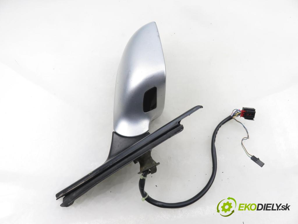 AUDI A4 (8K2, B8) SEDAN 2008 176,00 3.0 TDI quattro - CCWA 2967,00 Spätné zrkadlo