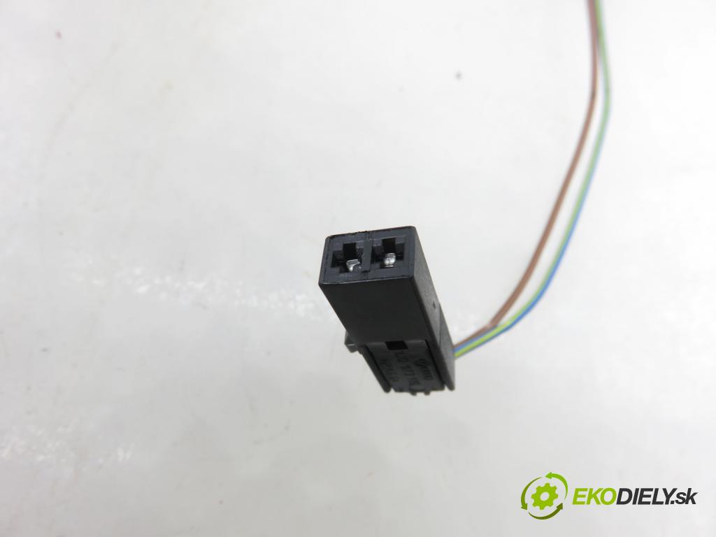 AUDI A4 (8K2, B8) SEDAN 2008 176,00 3.0 TDI quattro - CCWA 2967,00 Spätné zrkadlo LE