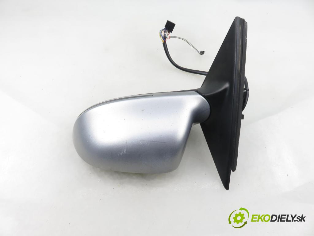 AUDI A4 (8K2, B8) SEDAN 2008 176,00 3.0 TDI quattro - CCWA 2967,00 Spätné zrkadlo LE