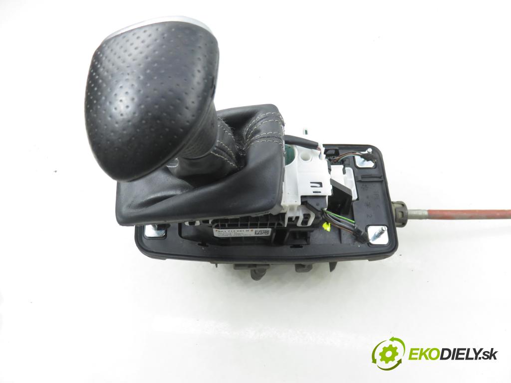 AUDI A4 (8K2, B8) SEDAN 2008 176,00 3.0 TDI quattro - CCWA 2967,00 ZVEDÁK: 8K1713041M