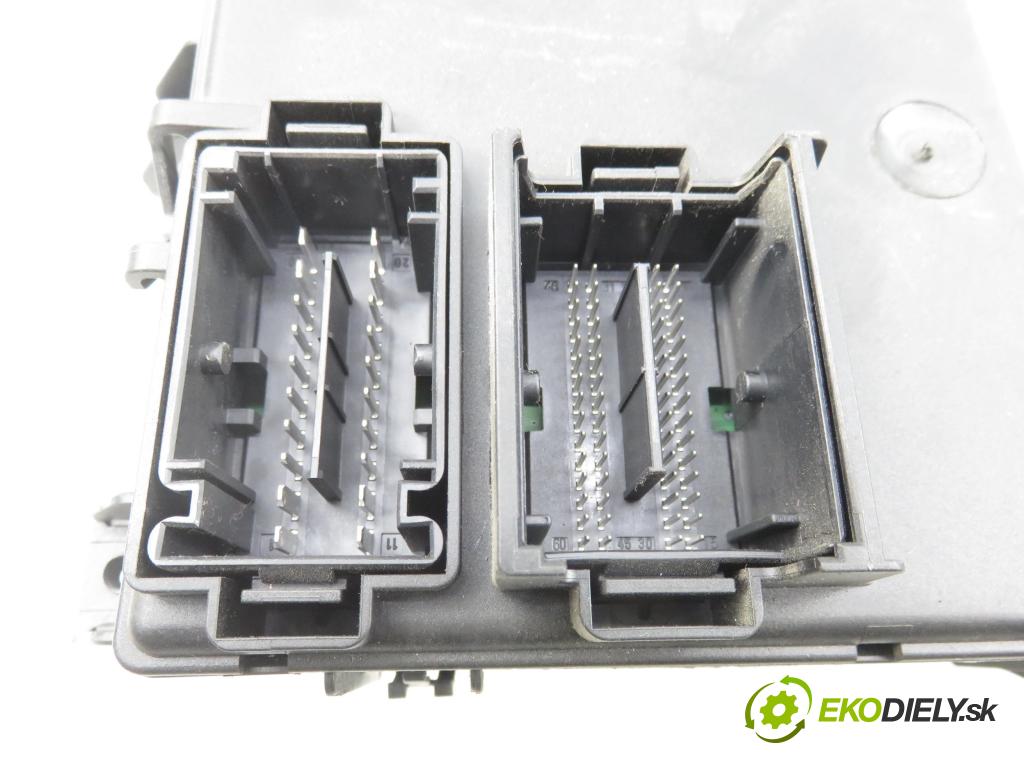 OPEL CORSA D (S07) HB 2011 0,00 1.2 - A 12 XER 1229,00 MODUL BSI 13367919SK