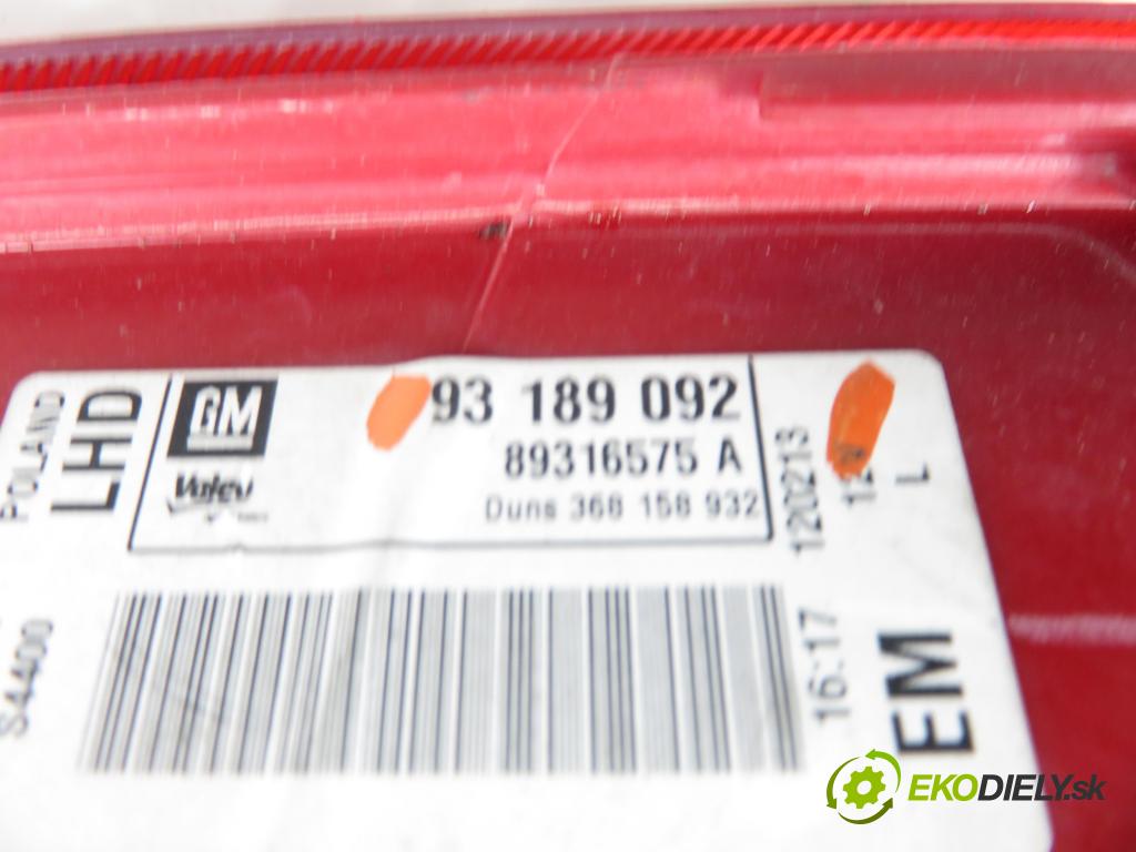 OPEL CORSA D (S07) HB 2011 0,00 1.2 - A 12 XER 1229,00 světlo levé zadní 93189092