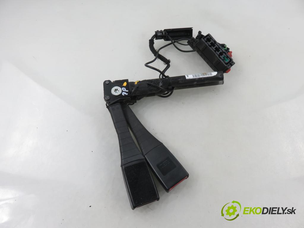 OPEL CORSA D (S07) HB 2011 0,00 1.2 - A 12 XER 1229,00 zapínače pásov predný 13286178