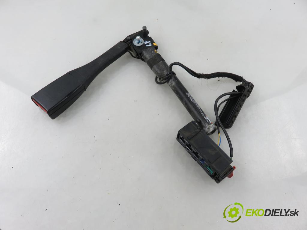 OPEL CORSA D (S07) HB 2011 0,00 1.2 - A 12 XER 1229,00 zapínače pásů PŘEDNÍ: 13286178