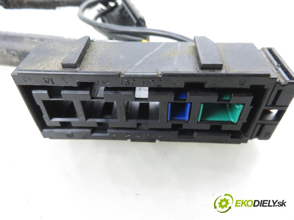 OPEL CORSA D (S07) HB 2011 0,00 1.2 - A 12 XER 1229,00 zapínače pásů PŘEDNÍ: 13286178