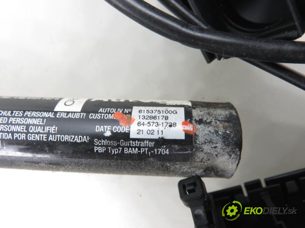 OPEL CORSA D (S07) HB 2011 0,00 1.2 - A 12 XER 1229,00 zapínače pásů PŘEDNÍ: 13286178