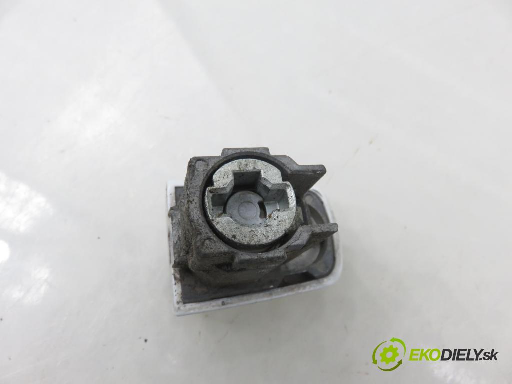 OPEL CORSA D (S07) HB 2011 0,00 1.2 - A 12 XER 1229,00 spinačka / zámky 56155