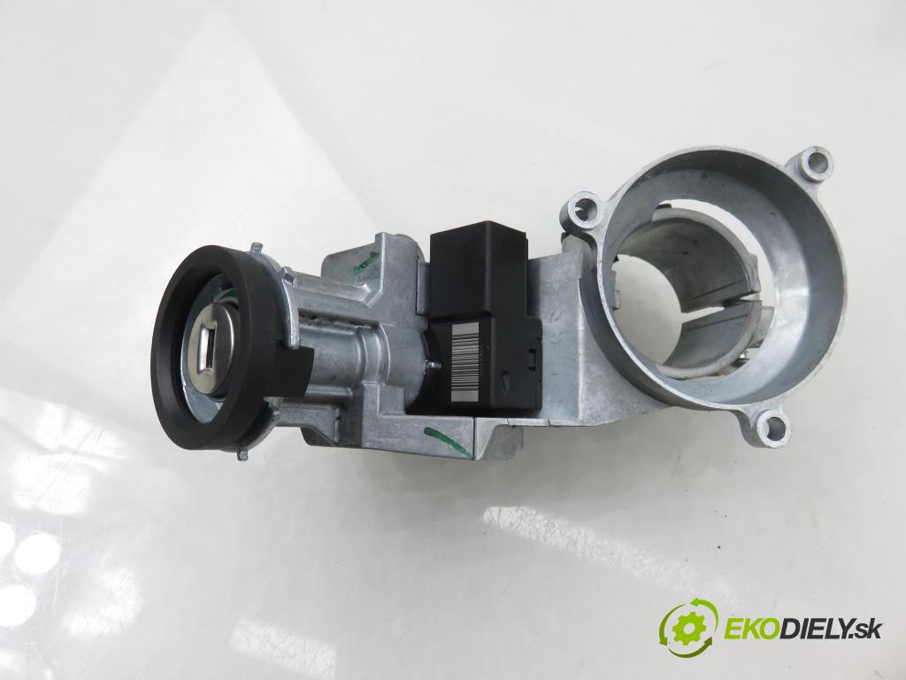 OPEL CORSA D (S07) HB 2011 0,00 1.2 - A 12 XER 1229,00 spinačka / zámky 56155