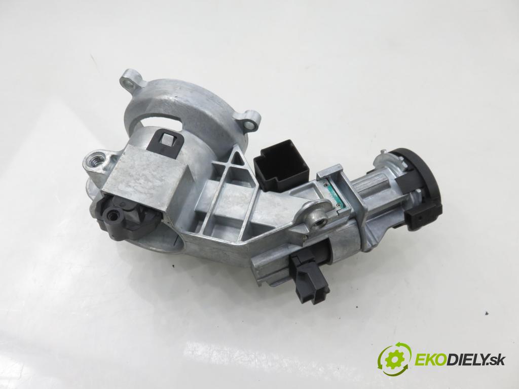 OPEL CORSA D (S07) HB 2011 0,00 1.2 - A 12 XER 1229,00 spinačka / zámky 56155