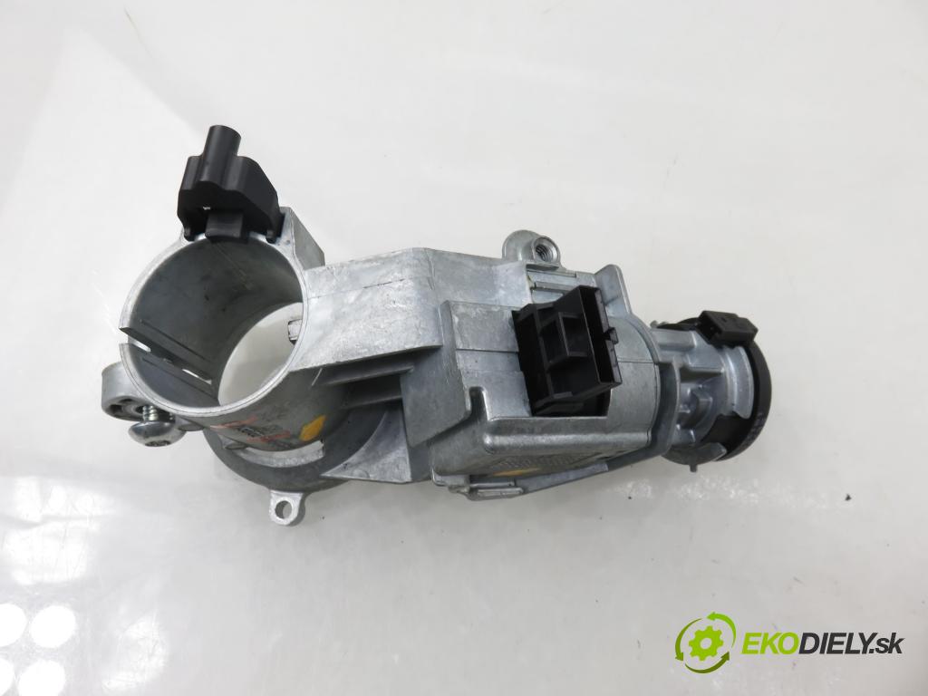 OPEL CORSA D (S07) HB 2011 0,00 1.2 - A 12 XER 1229,00 spinačka / zámky 56155