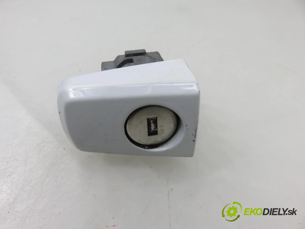 OPEL CORSA D (S07) HB 2011 0,00 1.2 - A 12 XER 1229,00 spinačka / zámky 56155