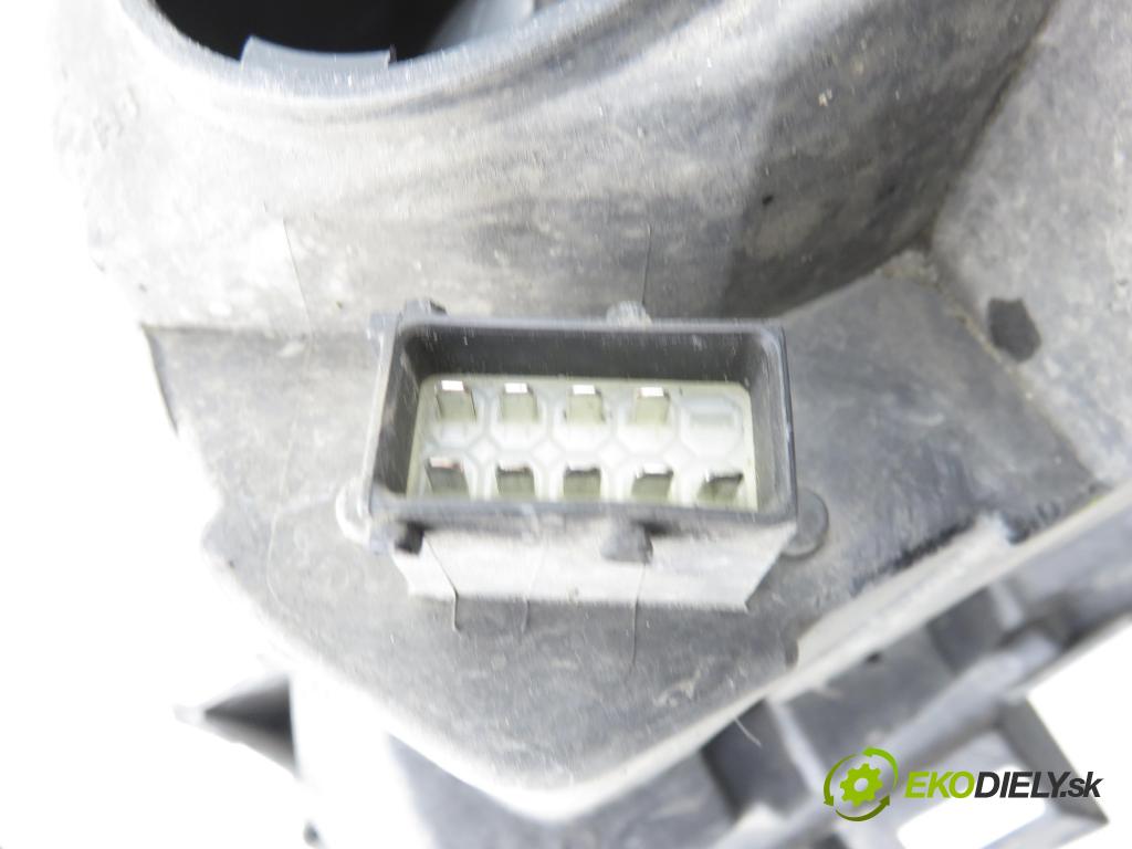 OPEL CORSA D (S07) HB 2011 0,00 1.2 - A 12 XER 1229,00 Svetlo PP 13295012