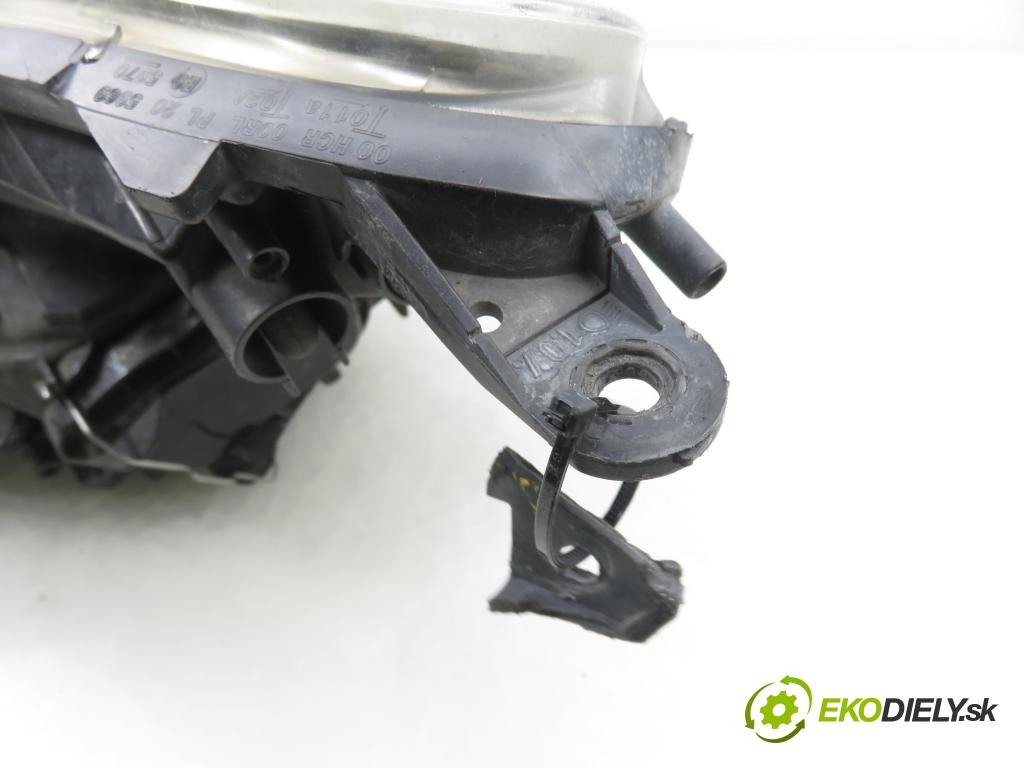 OPEL CORSA D (S07) HB 2011 0,00 1.2 - A 12 XER 1229,00 Svetlo PP 13295012