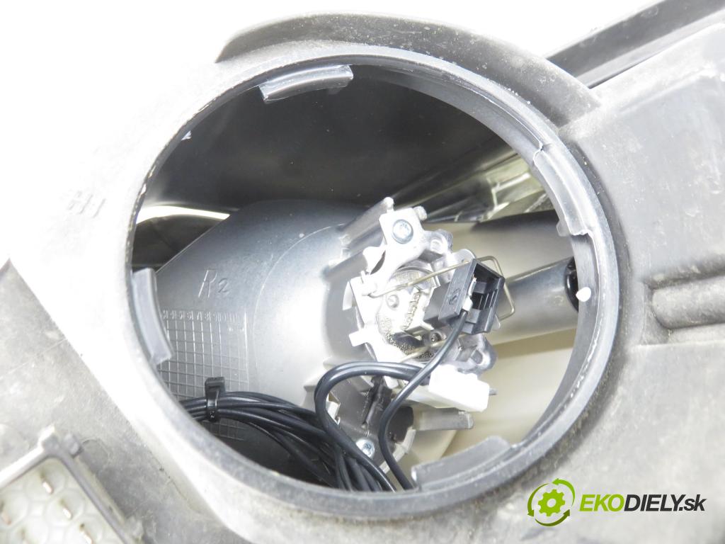 OPEL CORSA D (S07) HB 2011 0,00 1.2 - A 12 XER 1229,00 Svetlo PP 13295012