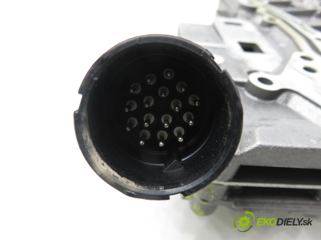 AUDI A4 (8K2, B8) SEDAN 2008 176,00 3.0 TDI quattro - CCWA 2967,00 řídící jednotka převodovky 0260550021 ; 1084128302