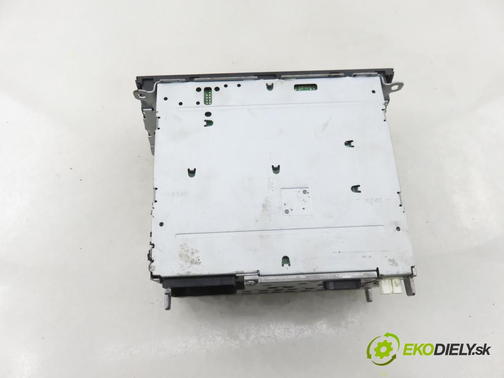 AUDI Q5 (8R) SUV 2010 176,00 3.0 TDI quattro - CCWA 2967,00 RADIO CD 8T1035195AA