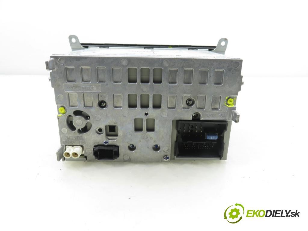 AUDI Q5 (8R) SUV 2010 176,00 3.0 TDI quattro - CCWA 2967,00 RADIO CD 8T1035195AA