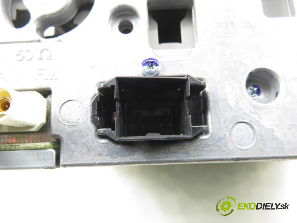 AUDI Q5 (8R) SUV 2010 176,00 3.0 TDI quattro - CCWA 2967,00 RADIO CD 8T1035195AA