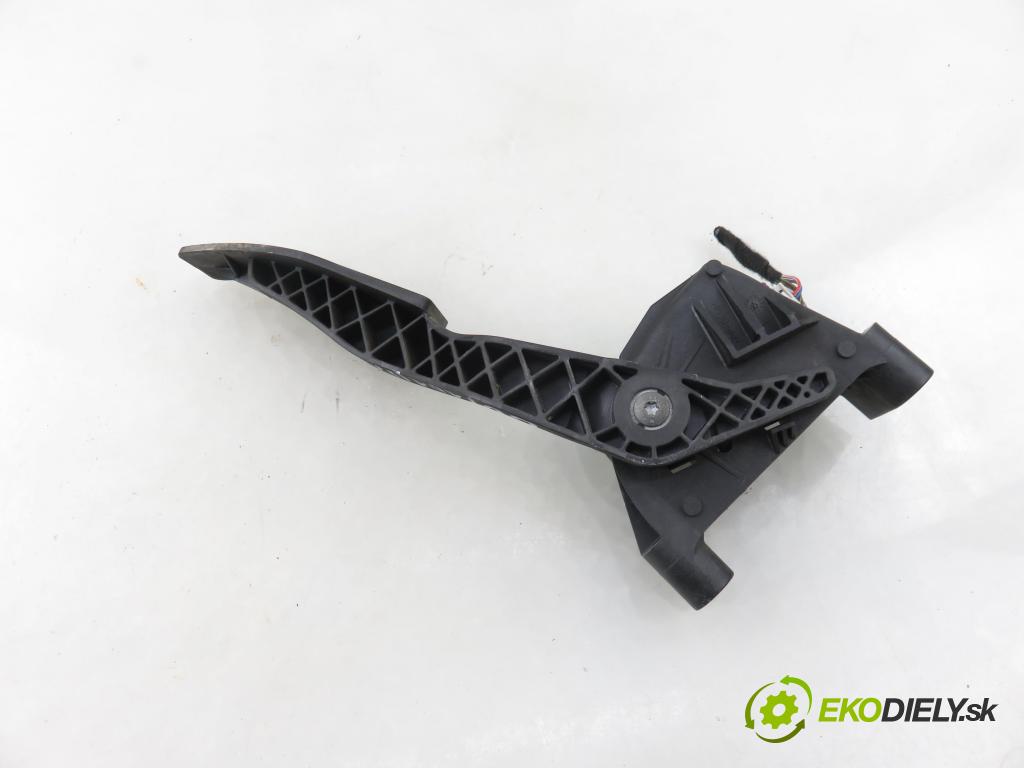 OPEL ASTRA G liftback (T98) HB 2003 55,00 1.7 DTI 16V - Y 17 DT 1686,00 Potenciometer plynu 9157998BK ; 6PV00811200 (Potenciometer plynového pedálu)