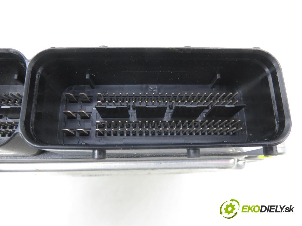 AUDI A4 (8K2, B8) SEDAN 2008 176,00 3.0 TDI quattro - CCWA 2967,00 Riadiaca jednotka Motor 0281014722 ; 8K0907401B