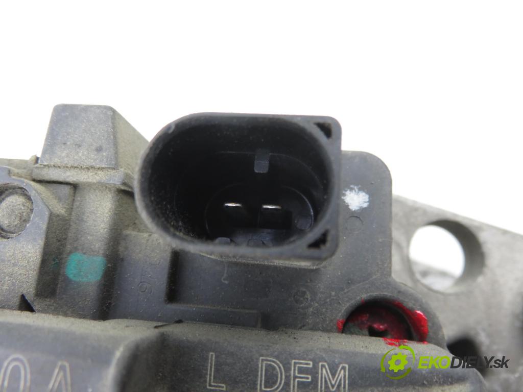 VW GOLF IV (1J1) HB 2002 77,00 1.6 16V 105 - AZD 1598,00 Alternátor 028903028D ; 0124325003 (Alternátor)