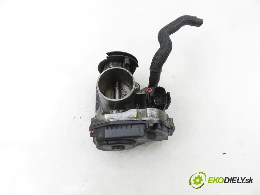 VW POLO (6N1) HB 1997 44,00 1.4 60 1390,00 škrtíci klapka 030133064D (Škrticí klapka)