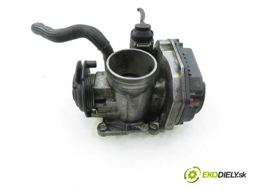 VW POLO (6N1) HB 1997 44,00 1.4 60 1390,00 škrtíci klapka 030133064D (Škrticí klapka)