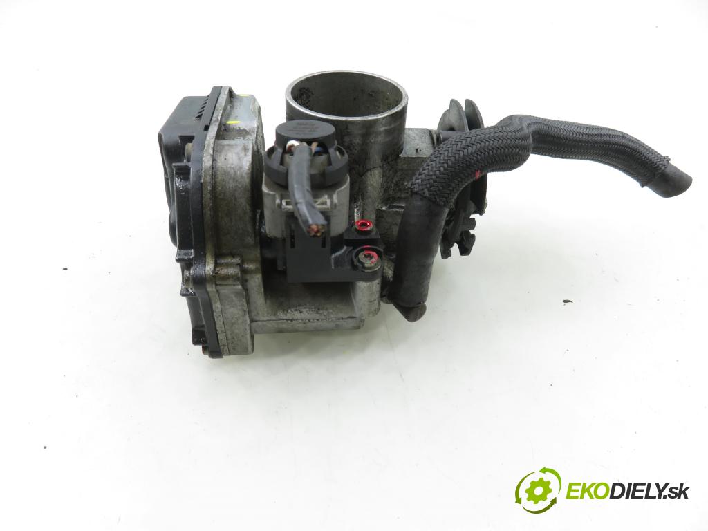 VW POLO (6N1) HB 1997 44,00 1.4 60 1390,00 škrtíci klapka 030133064D (Škrticí klapka)