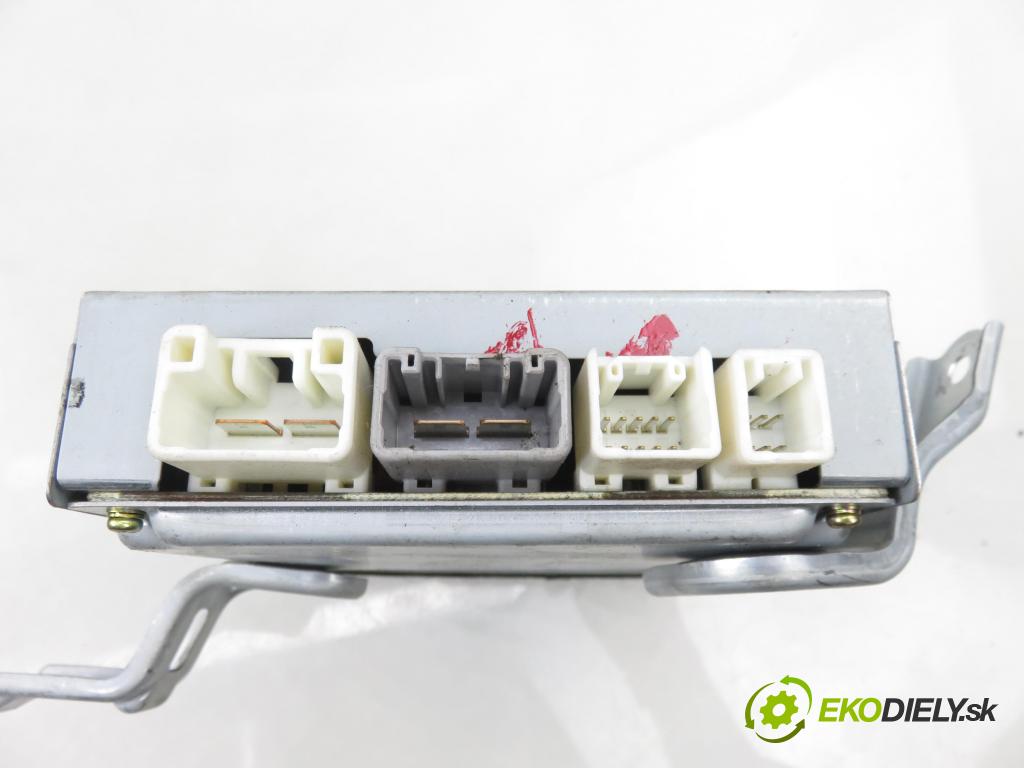 TOYOTA YARIS (_P1_) HB 2002 64,00 1.3 VVTi 87 - 2SZ-FE 1298,00 serv/podporovanie elektrické 896500D011 ; 6900000264 ; 452000D030