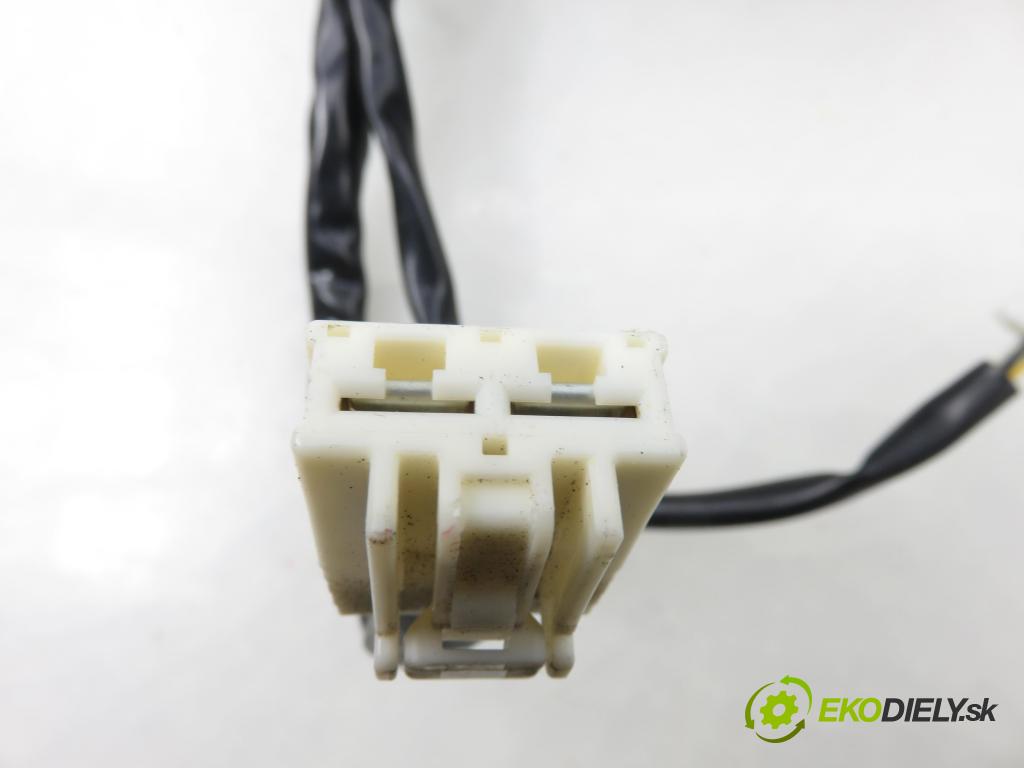 TOYOTA YARIS (_P1_) HB 2002 64,00 1.3 VVTi 87 - 2SZ-FE 1298,00 serv/podporovanie elektrické 896500D011 ; 6900000264 ; 452000D030