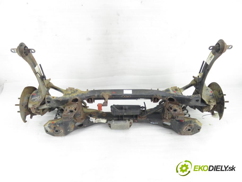 VOLVO V50 (MW) KOMBI 2005 103,00 2.4 - B 5244 S5 2435,00 zadné 