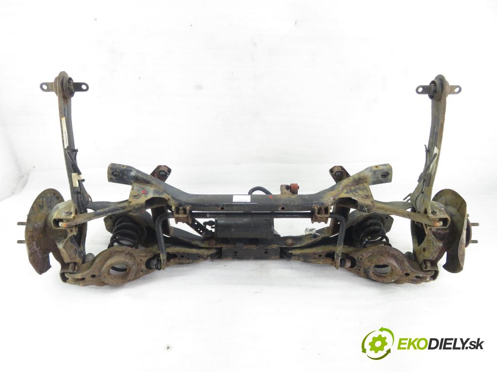 VOLVO V50 (MW) KOMBI 2005 103,00 2.4 - B 5244 S5 2435,00 zadné