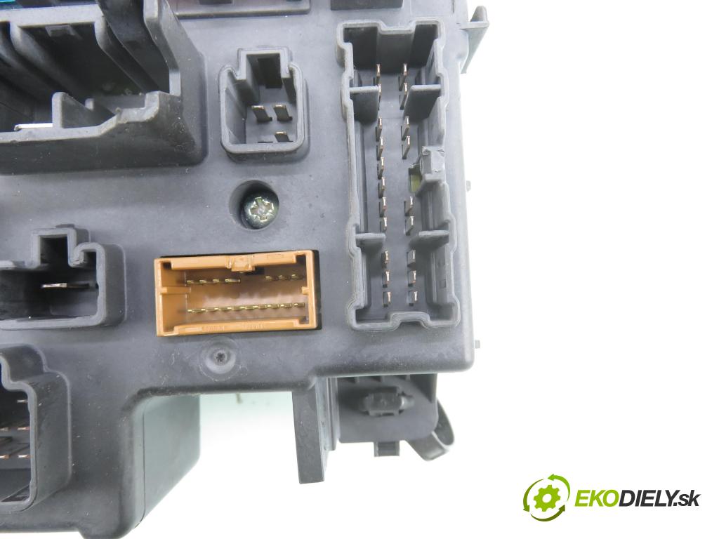 MITSUBISHI OUTLANDER II (CW_W) SUV 2008 125,00 2.4 MIVEC 4WD (CW5W) - 4B12 2360,00 MODUL BSI 8637A318