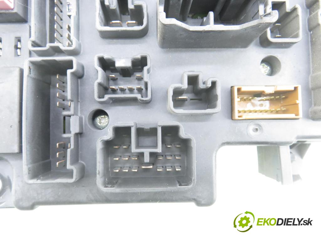 MITSUBISHI OUTLANDER II (CW_W) SUV 2008 125,00 2.4 MIVEC 4WD (CW5W) - 4B12 2360,00 MODUL BSI 8637A318