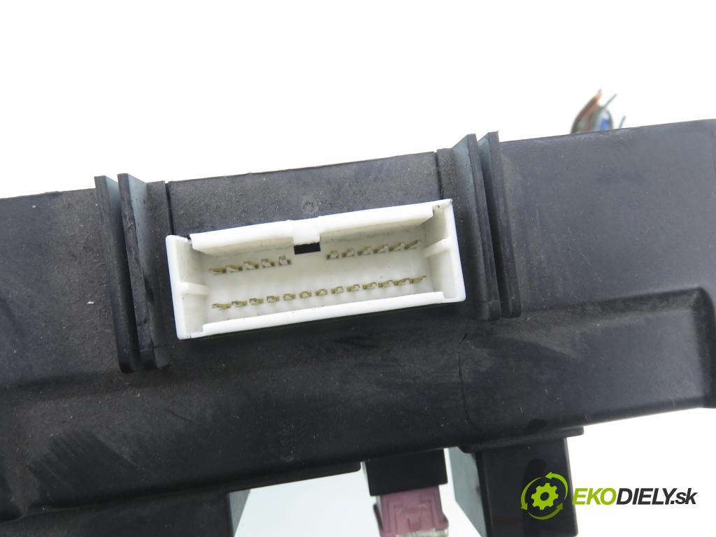 MITSUBISHI OUTLANDER II (CW_W) SUV 2008 125,00 2.4 MIVEC 4WD (CW5W) - 4B12 2360,00 MODUL BSI 8637A318