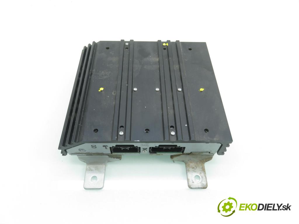 MITSUBISHI OUTLANDER II (CW_W) SUV 2008 125,00 2.4 MIVEC 4WD (CW5W) - 4B12 2360,00 Zosilňovač 8701A230 (Zosilňovač)