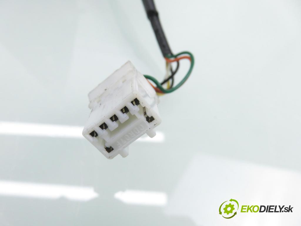 MITSUBISHI OUTLANDER II (CW_W) SUV 2008 125,00 2.4 MIVEC 4WD (CW5W) - 4B12 2360,00 Spätné zrkadlo