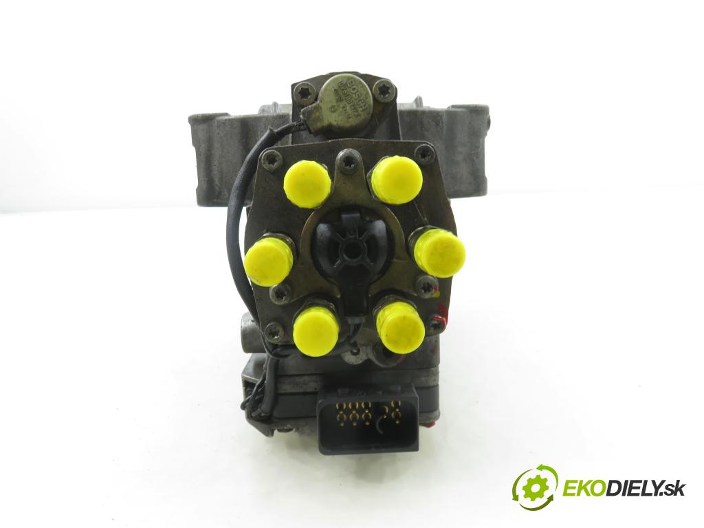 AUDI A4 (8E2, B6) SEDAN 2003 132,00 2.5 TDI V6 180 quattro - AKE 2496,00 Pumpa vstrekovacia 0470506033 ; 059130106E (Vstrekovacie čerpadlo)